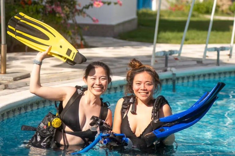 Dubai: Scuba Diving Boat Tour